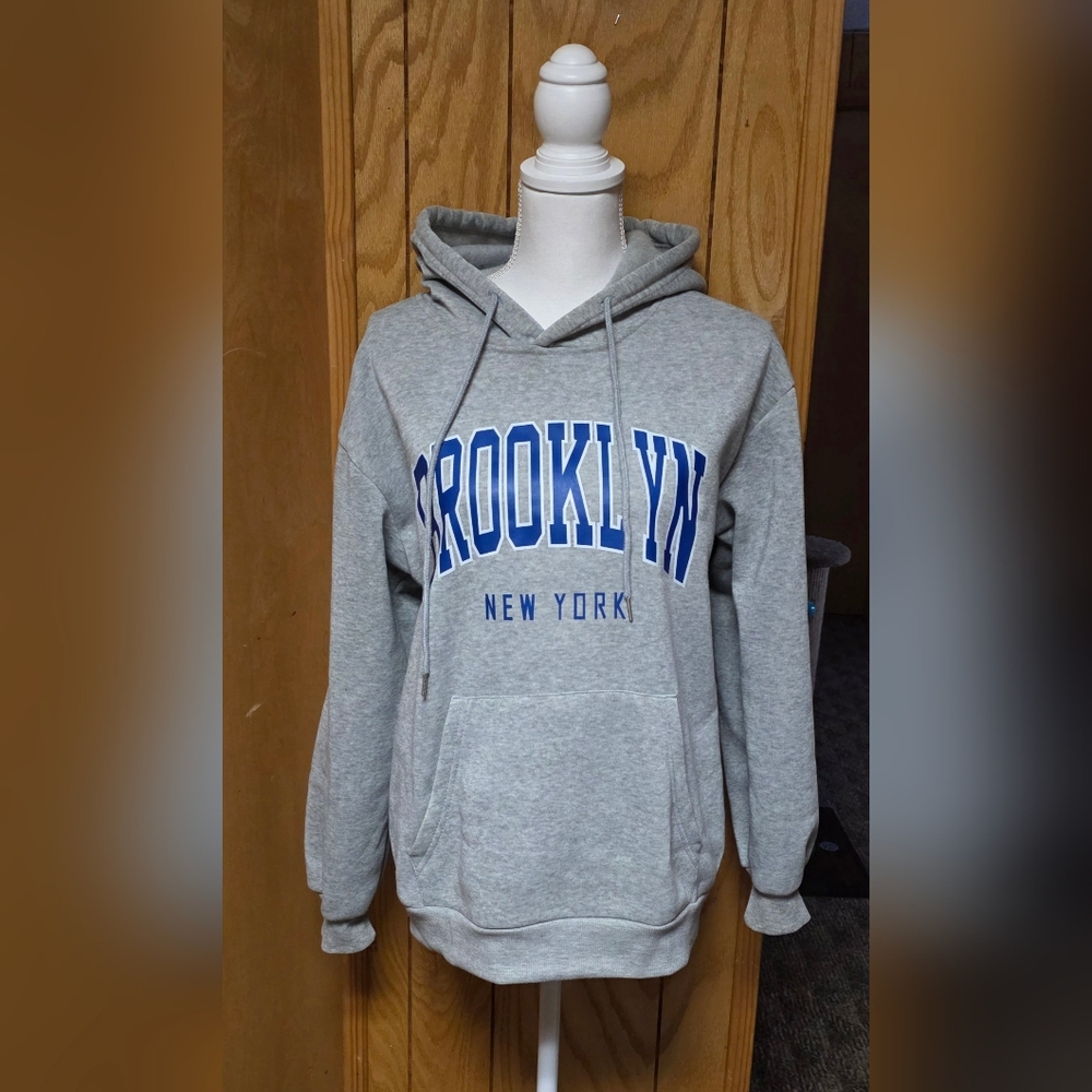 SHEIN Brooklyn New York Hoodie Women’s Small Gray Graphic Sweatshirt Casual Camp - Picture 2 of 7